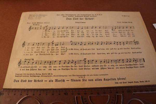 zwei Liedtexte gewidmet dem NSBO Betriebsleiter - Lied der Arbeit und Betriebspioniere